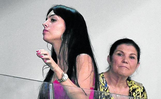 Dolores Aveiro y 'o traseiro' de Georgina | El Diario Vasco