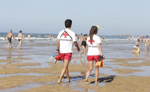 Los socorristas de las playas de Gipuzkoa desconvocan la huelga