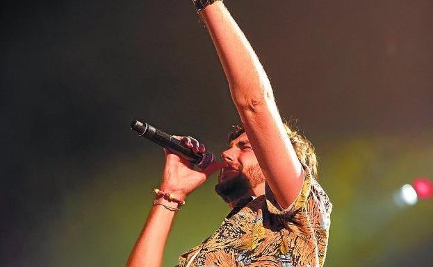 Álvaro Soler hace mover las caderas a una abarrotada explananda de Sagüés