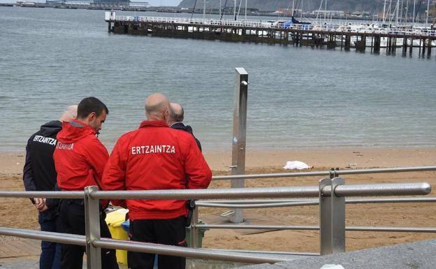 Muere una mujer en la playa de Las Arenas tras una parada cardiorrespiratoria