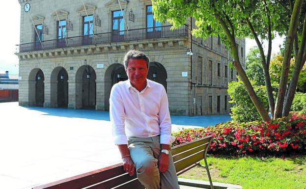 José Antonio Santano: «Al Gobierno Vasco le ha faltado liderazgo en la gestión de los migrantes»