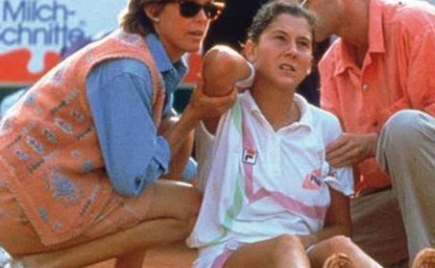 25 años de una puñalada al tenis