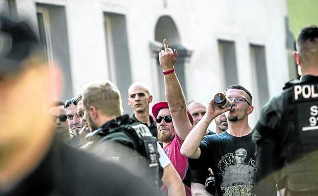 Los nazis alemanes se envalentonan