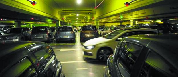 Todo el comercio del centro pide que se paralice el cierre del parking de Santa Bárbara