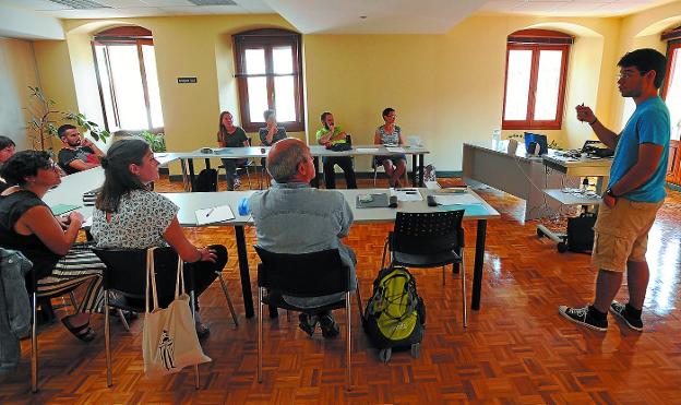 Markeskuak zazpi ikastaro hartuko ditu UEUko udazkeneko eskaintzan