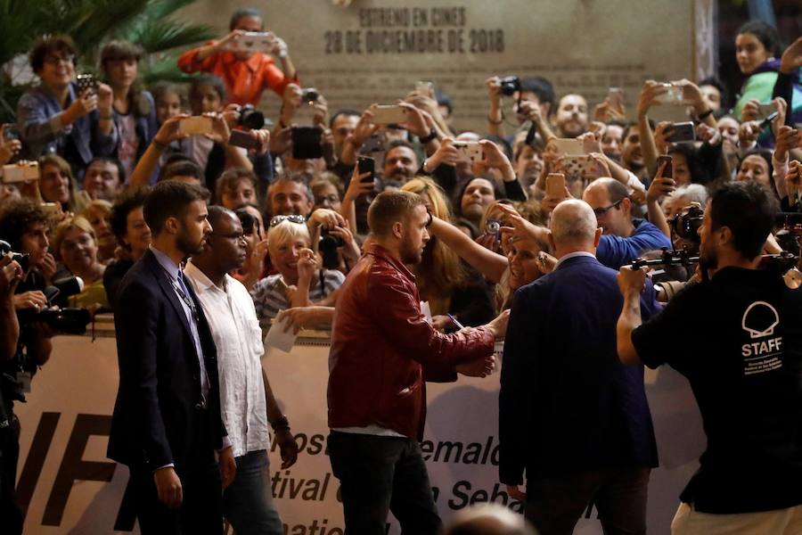 Ryan Gosling arrasa en su llegada al Zinemaldia
