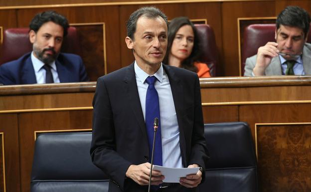PP y Podemos exigen a Pedro Duque que aclare la compra de un chalé a través de una sociedad