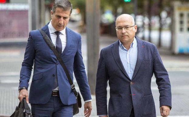 El juez da 15 días a las partes para pactar condenas en el 'caso De Miguel'