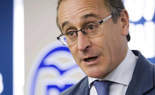 Alonso exige con «urgencia» un adelanto electoral