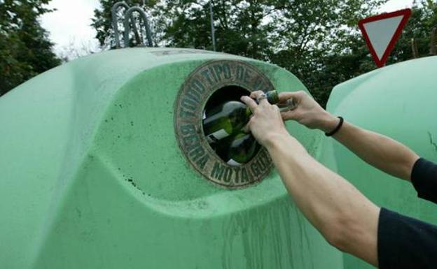 Donostia pone en marcha una campaña para promover el reciclaje de envases de vidrio en la hostelería