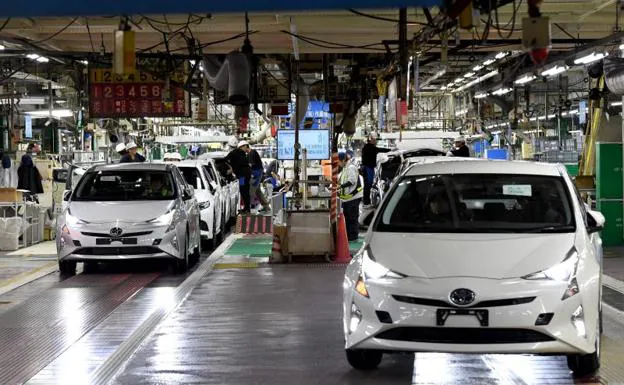 Toyota llama a revisión a 2,4 millones de vehículos híbridos en el mundo