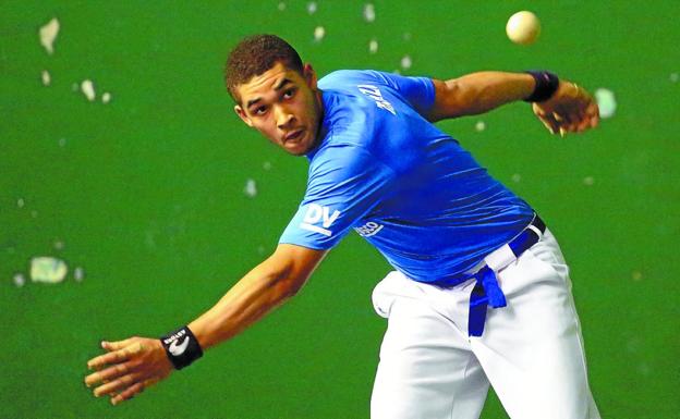 Arbizu sorprende a toda la parroquia de Aizarnazabal