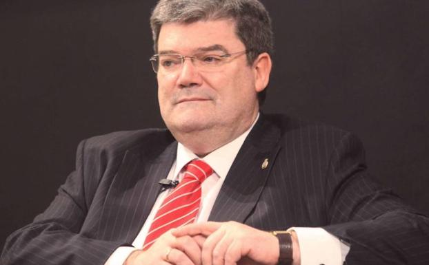 El diputado general de Bizkaia y el alcalde de Bilbao no comparten la «envidia» de Olano hacia Cataluña