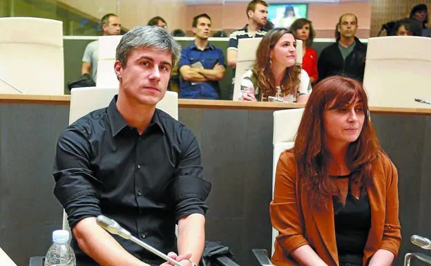 Los imputados de Podemos contraatacan y denuncian a la líder de Gipuzkoa y a Cisneros