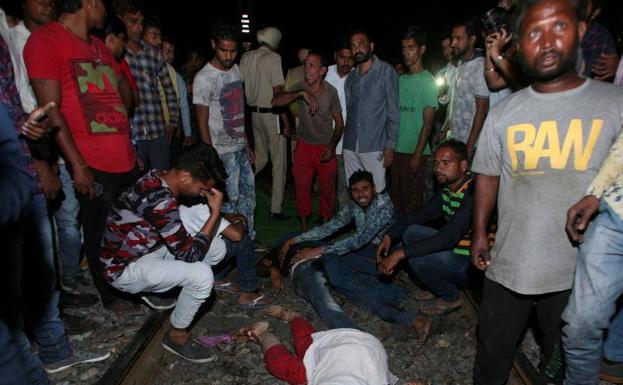 Las víctimas en la tragedia ferroviaria en India aumentan a 59 muertos y 143 heridos