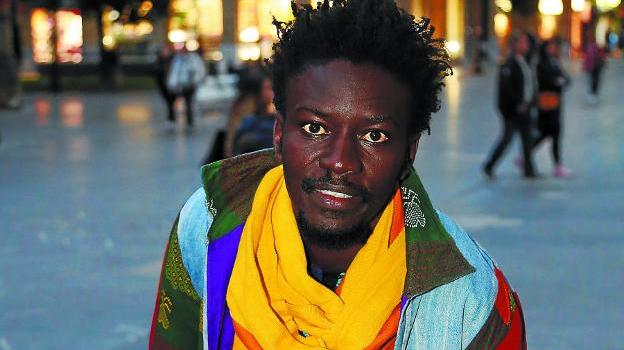 Mamadou: «Sobrevivir en un país europeo siendo inmigrante también es muy duro»