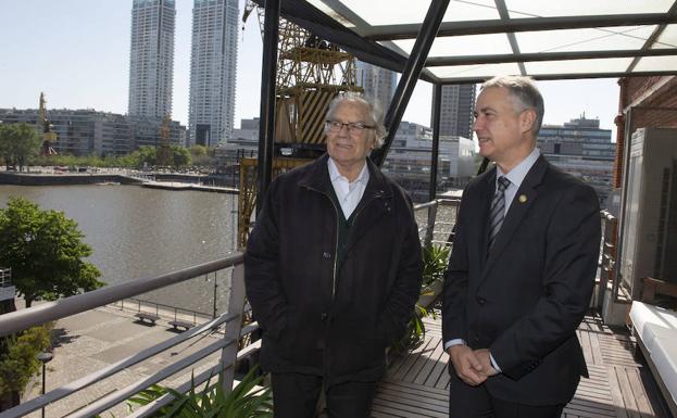 Pérez Esquivel aboga ante Urkullu por ahondar en el diálogo tras el fin del terrorismo de ETA