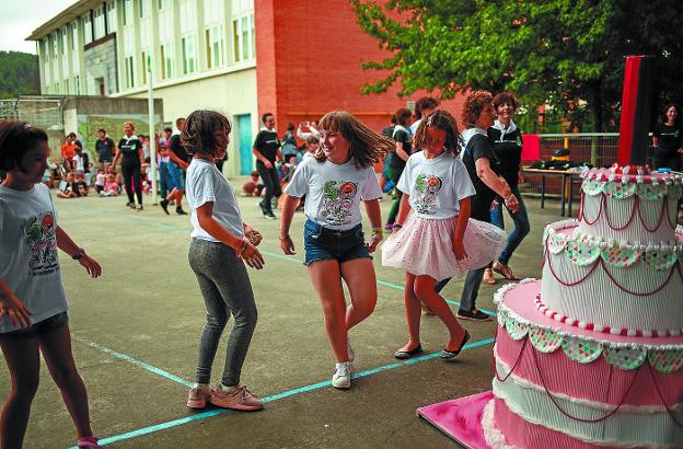 La ikastola Intxaurrondo sopla 50 velas