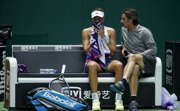 La mala contestación del entrenador a Garbiñe Muguruza que revoluciona las redes