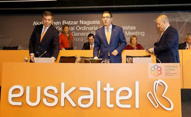Euskaltel gana un 41% más pero sufre la 'guerra del fútbol'