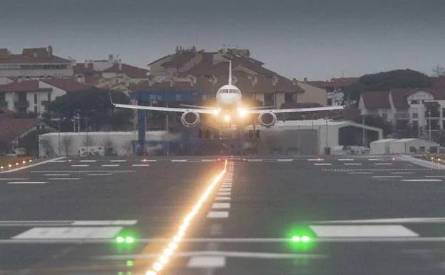 El aeropuerto de Hondarribia pierde pasajeros en octubre por las incidencias