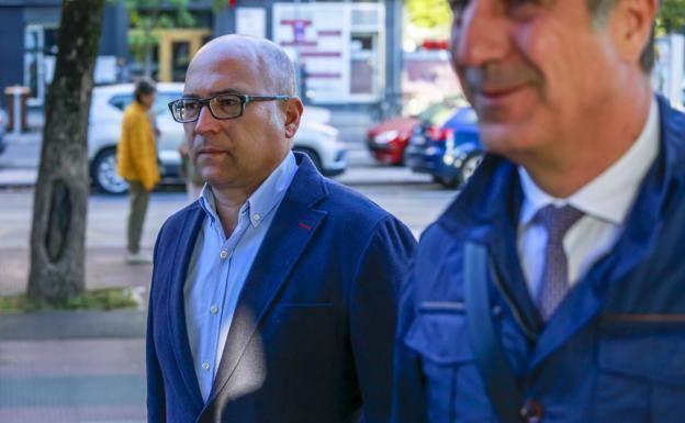 La Fiscalía pide 30 años de cárcel para Alfredo de Miguel