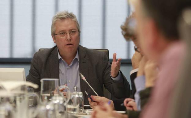 Asensio asegura que EH Bildu planeó construir una incineradora para 140.000 toneladas al año