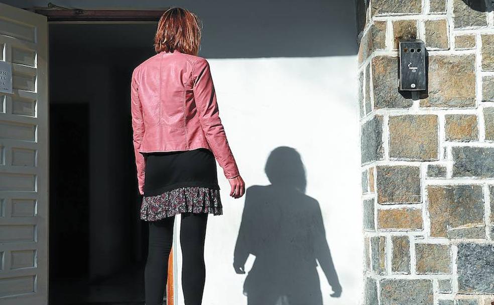 «Pasé de no tomar alcohol a beber orujo blanco para empezar a funcionar»