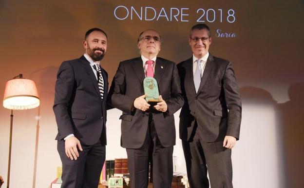 Euskaltzaindia recibe el premio Ondare por su trabajo a favor del euskara