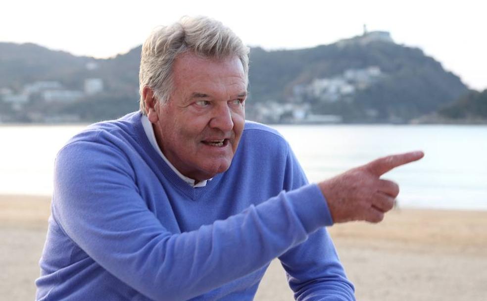 «¿Retirado? Tengo casi 70 años y muchas heridas de guerra...»