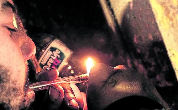 Heroína por un tubo