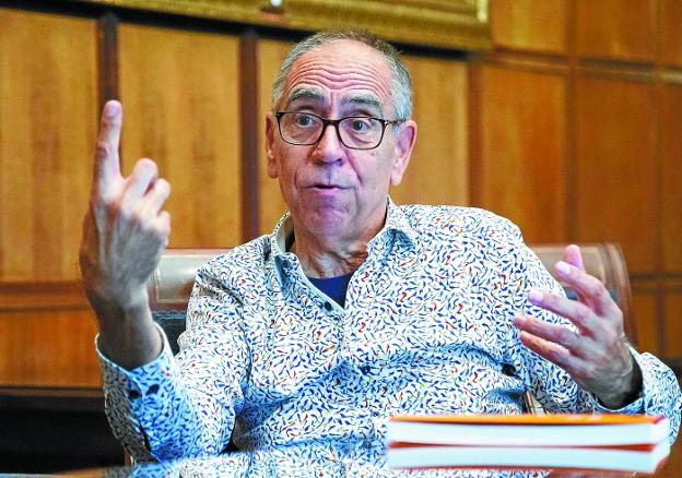 Jaume Funes: «Madres que se quejaban hace años de que sus hijos abusaban del Whatsapp ahora son adictas»