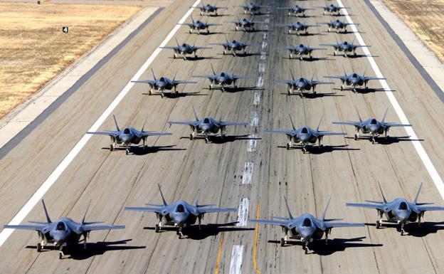 El espectacular despegue masivo de cazas estadounidenses