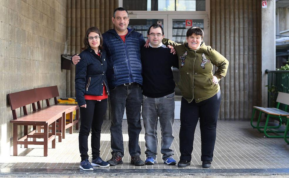 «El trabajo nos ha cambiado la vida por completo»