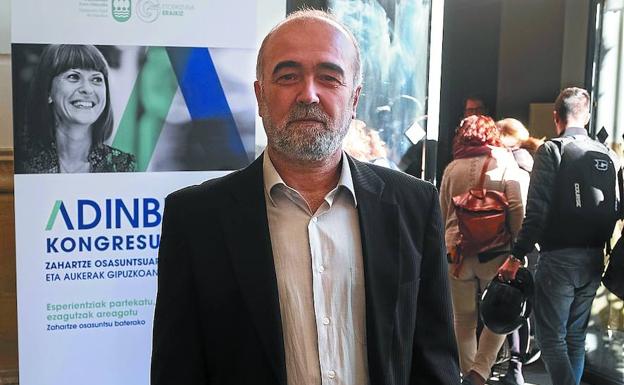 Julio Pérez Díaz: «Los mayores son ahora más visibles y no permiten que se les ignore»