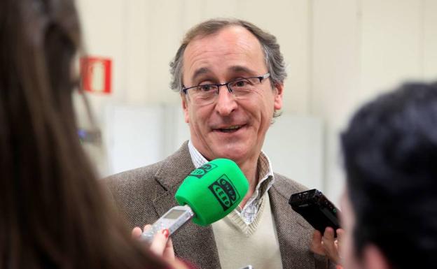 Alonso: «El Estatuto está cumplido y el PNV quiere cobrar su apoyo a Sánchez»
