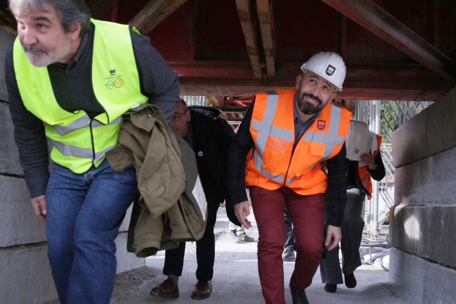 Avanzan las obras de reconstrucción del puente que une Deba y Mutriku