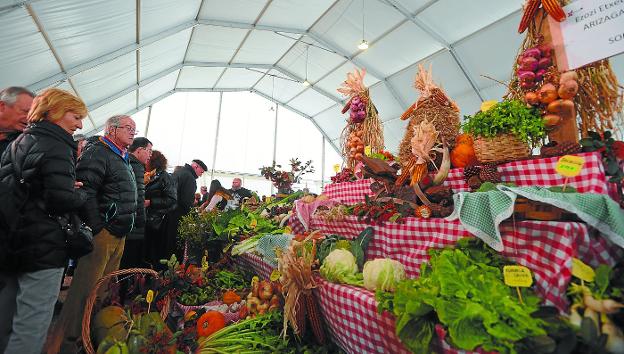 De compras en 'la catedral de la verdura'