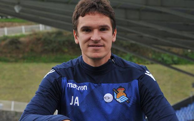 Jon Ansotegi: «Askotan euskaldunok ez dugu euskara ikasteko beharra sortu. Hortan erantzule gara»