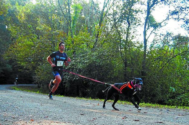 Corriendo con su mejor amigo