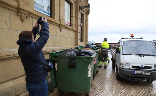«Me superó la situación y la tiré al contenedor»