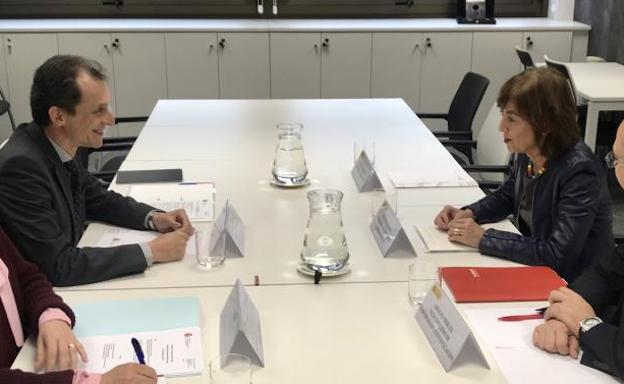 Uriarte pide a Pedro Duque que la UPV/EHU pueda contratar a más investigadores