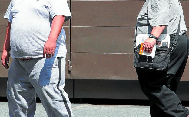 Los vascos con menos recursos sufren más problemas de obesidad y salud mental