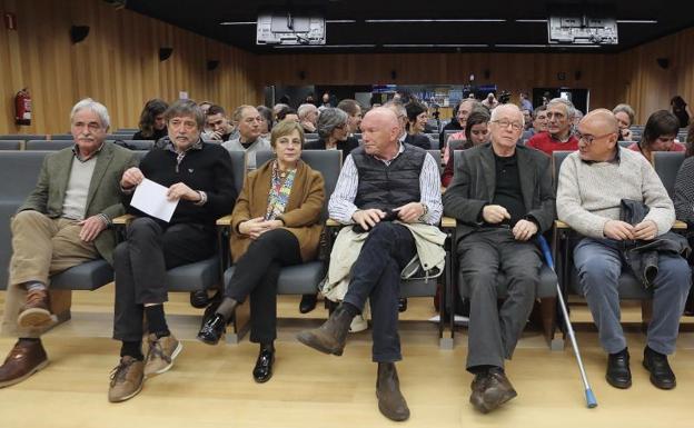 Una iniciativa apoyada por Ibarretxe, Garaikoetxea y Torra pide firmas para un nuevo estatus