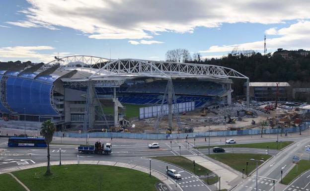 La tribuna Norte de Anoeta ya es historia