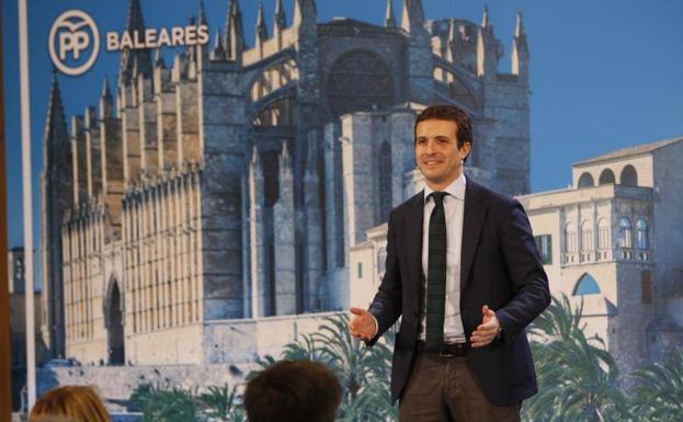 Casado reprocha a Sánchez haber consumado un «acto de traición a España»