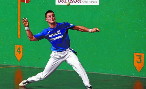 El triplete doctora a Eneko Labaka