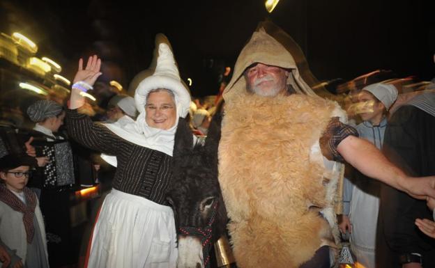 Andoain recibe a Olentzero y Mari Domingi