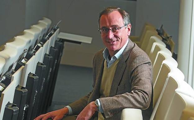 Alfonso Alonso: «El PP vasco tratará de influir en las iniciativas que presente Urkullu tras activar la prórroga presupuestaria»