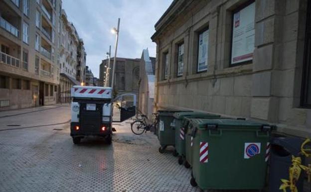 Condenada a 11 años la mujer que tiró a su bebé a un contenedor en Donostia